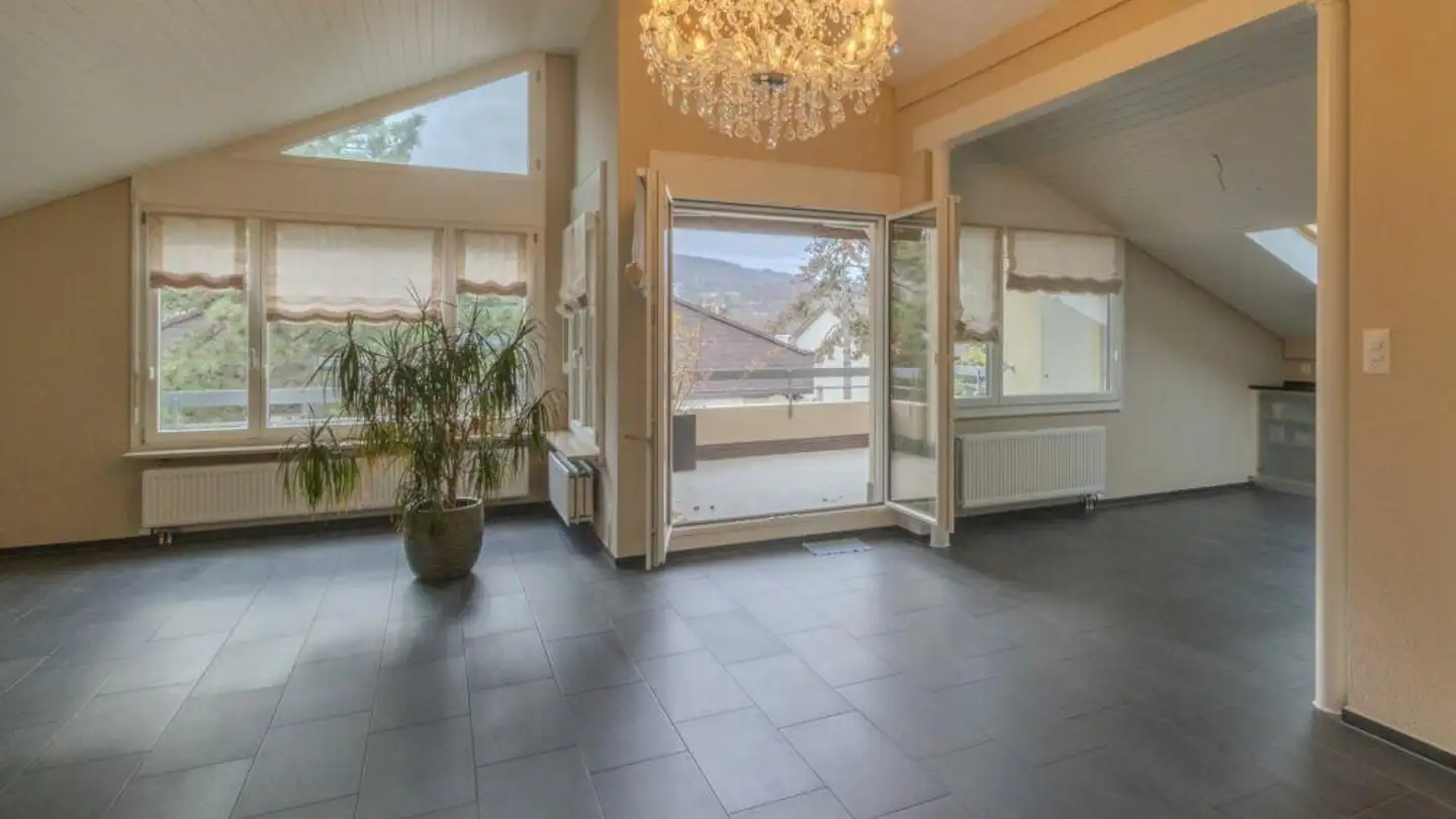 Dachgeschosswohnung kaufen - Bahnhofstrasse, 4132 Muttenz - Foto 2