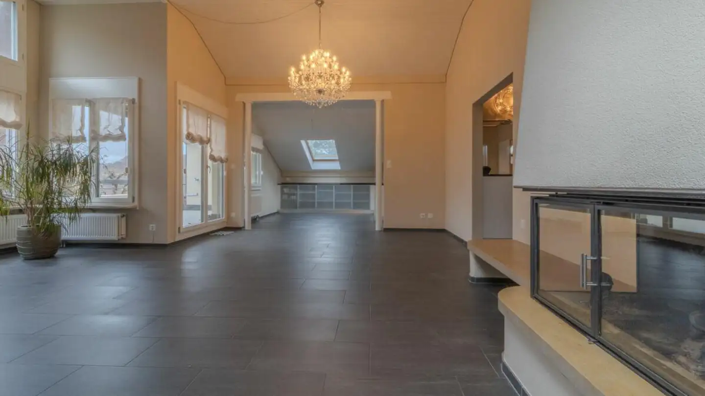 Dachgeschosswohnung kaufen - Bahnhofstrasse, 4132 Muttenz - Foto 3