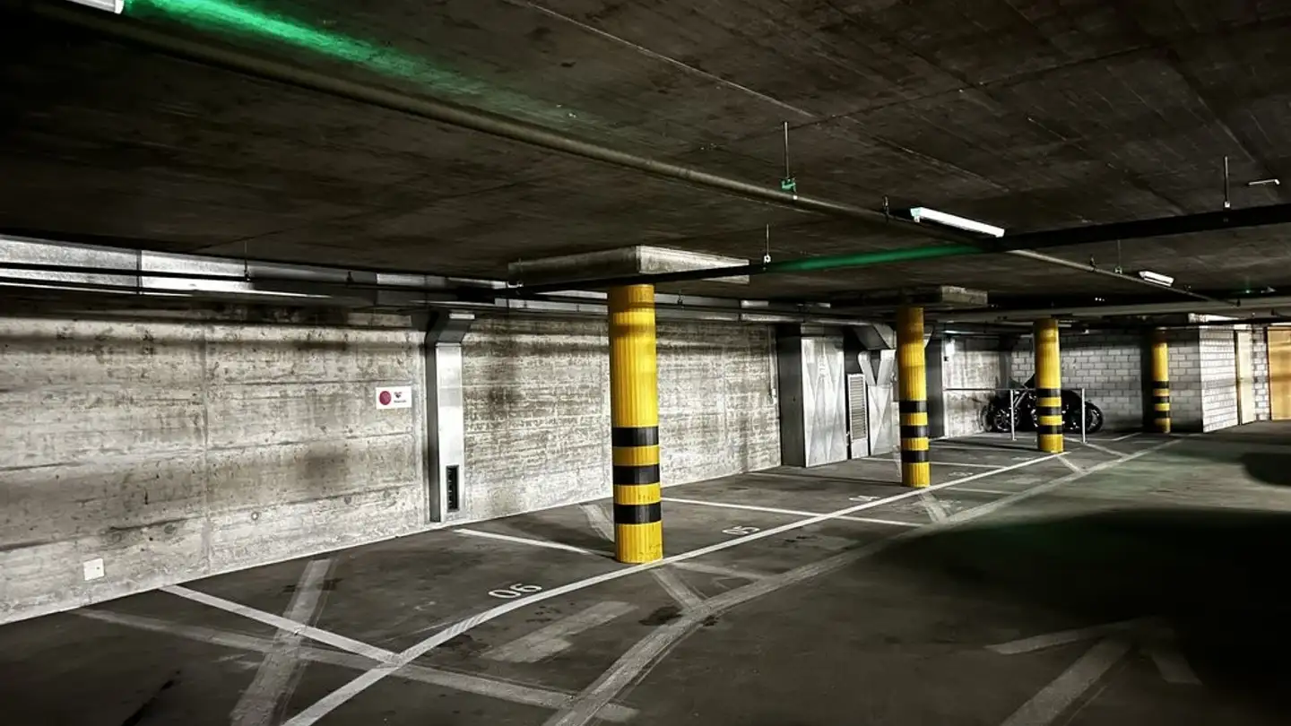Parcheggio interno per moto in affitto - Tavelweg 2, 3074 Muri b. Bern