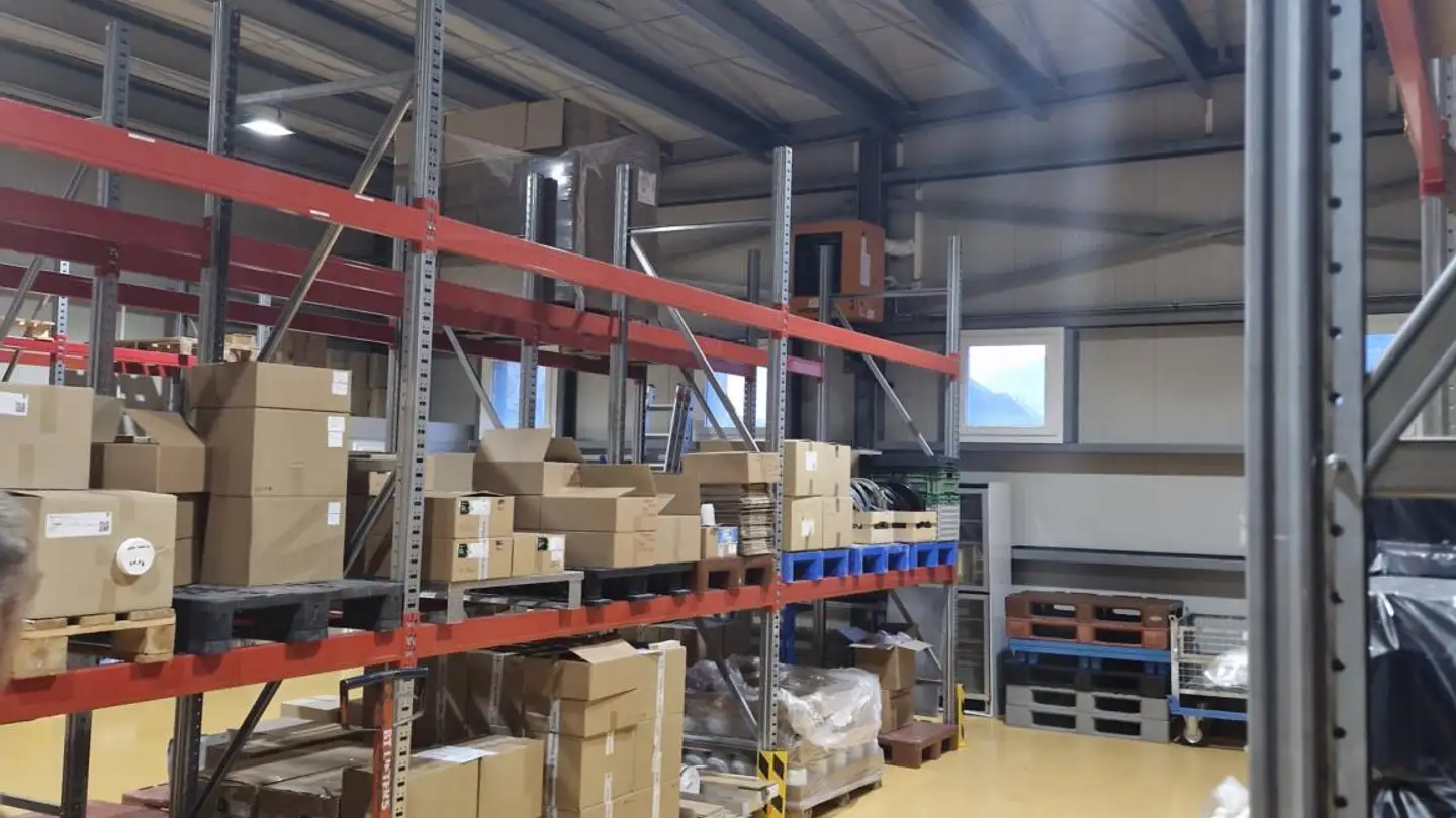 Mixed-use building for rent - 3979 Grône - Photo 2