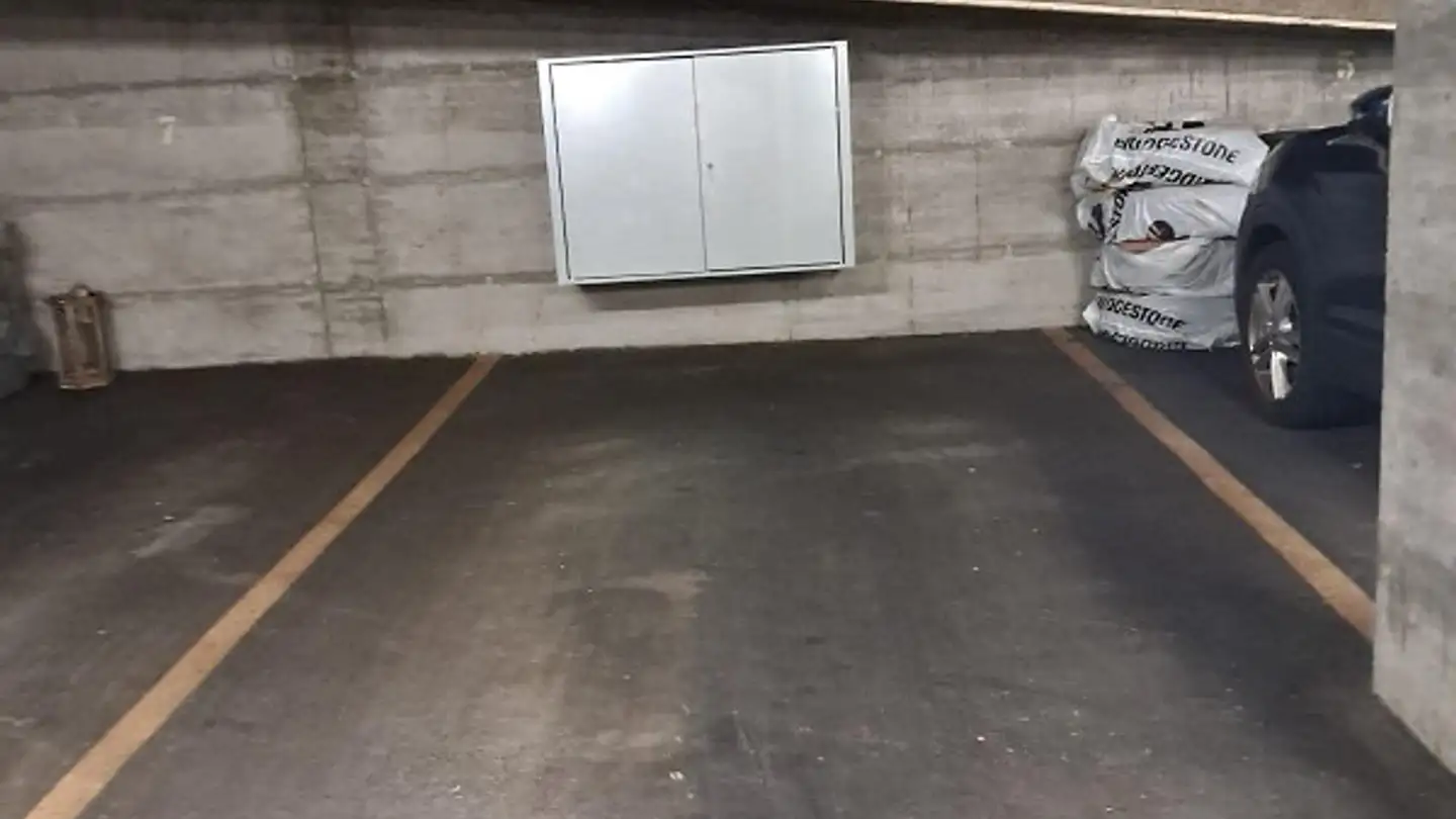 Place de parking souterraine à louer - Torkelgasse 4, 7205 Zizers