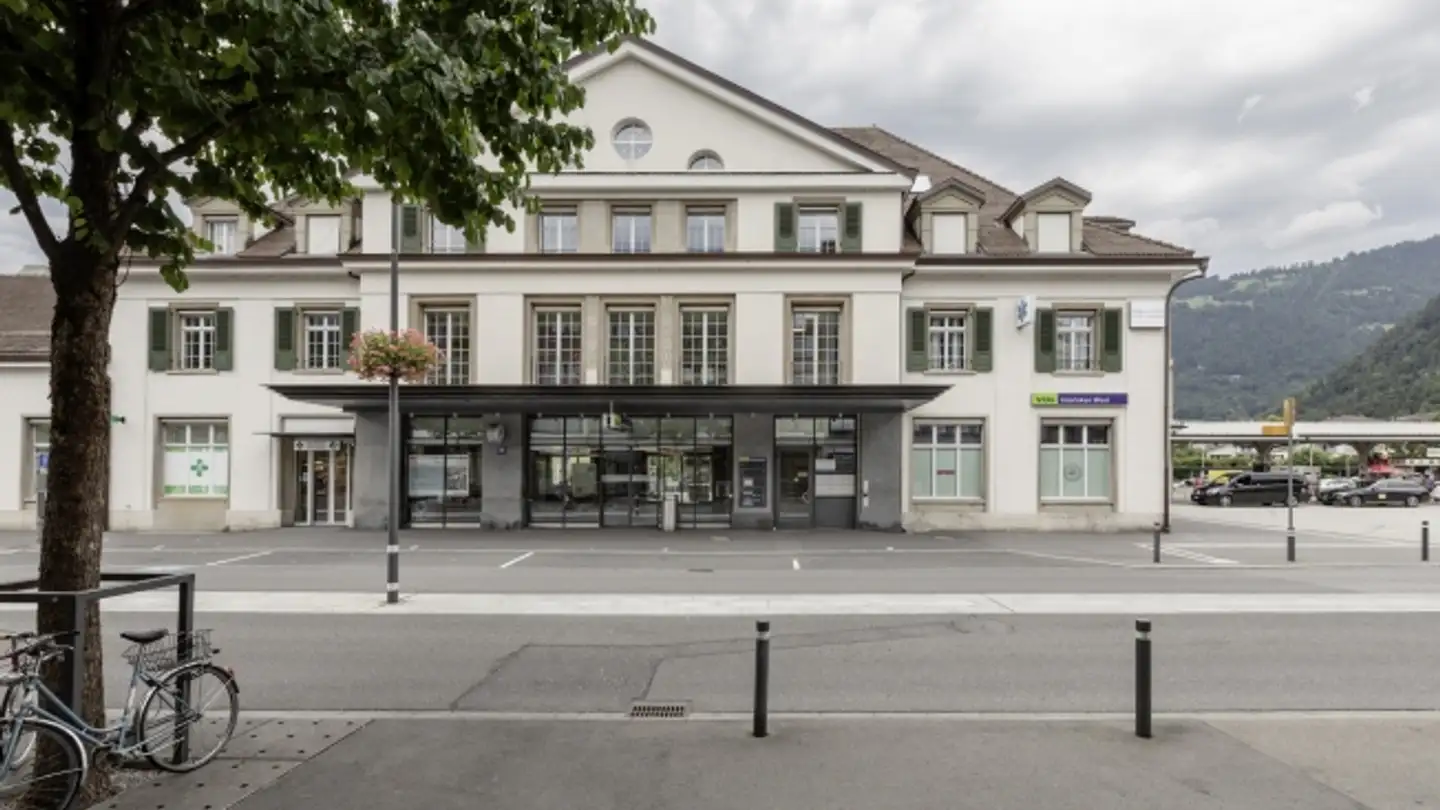 Mixed-use building for rent - Bahnhofstrasse 28, 3800 Interlaken