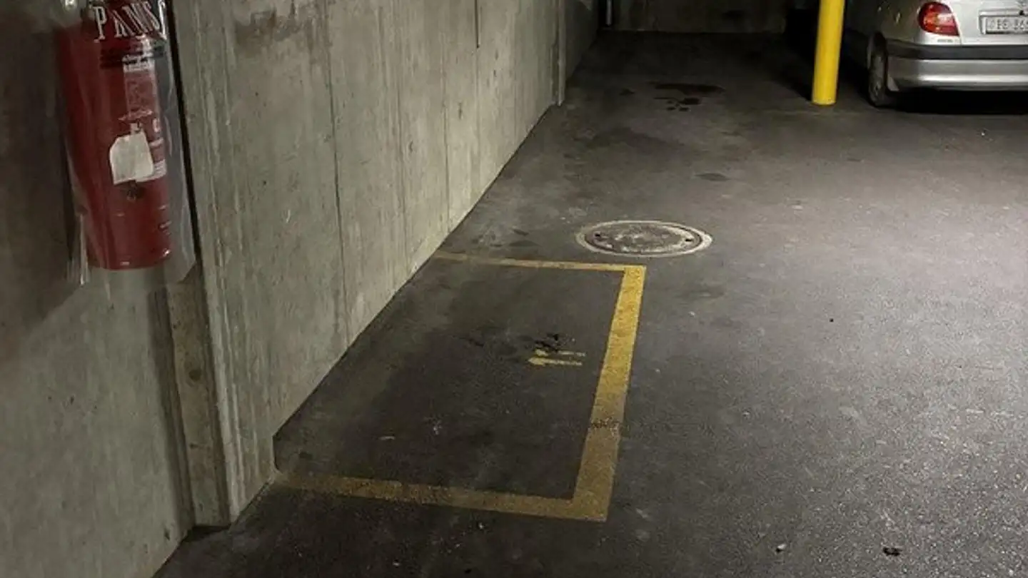 Indoor motorbike parking space for rent - Tulpenweg 2, 3250 Lyss - Photo 2