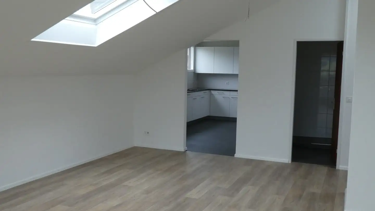 Attic flat for rent - Röschenzstrasse 97, 4242 Laufen - Photo 3