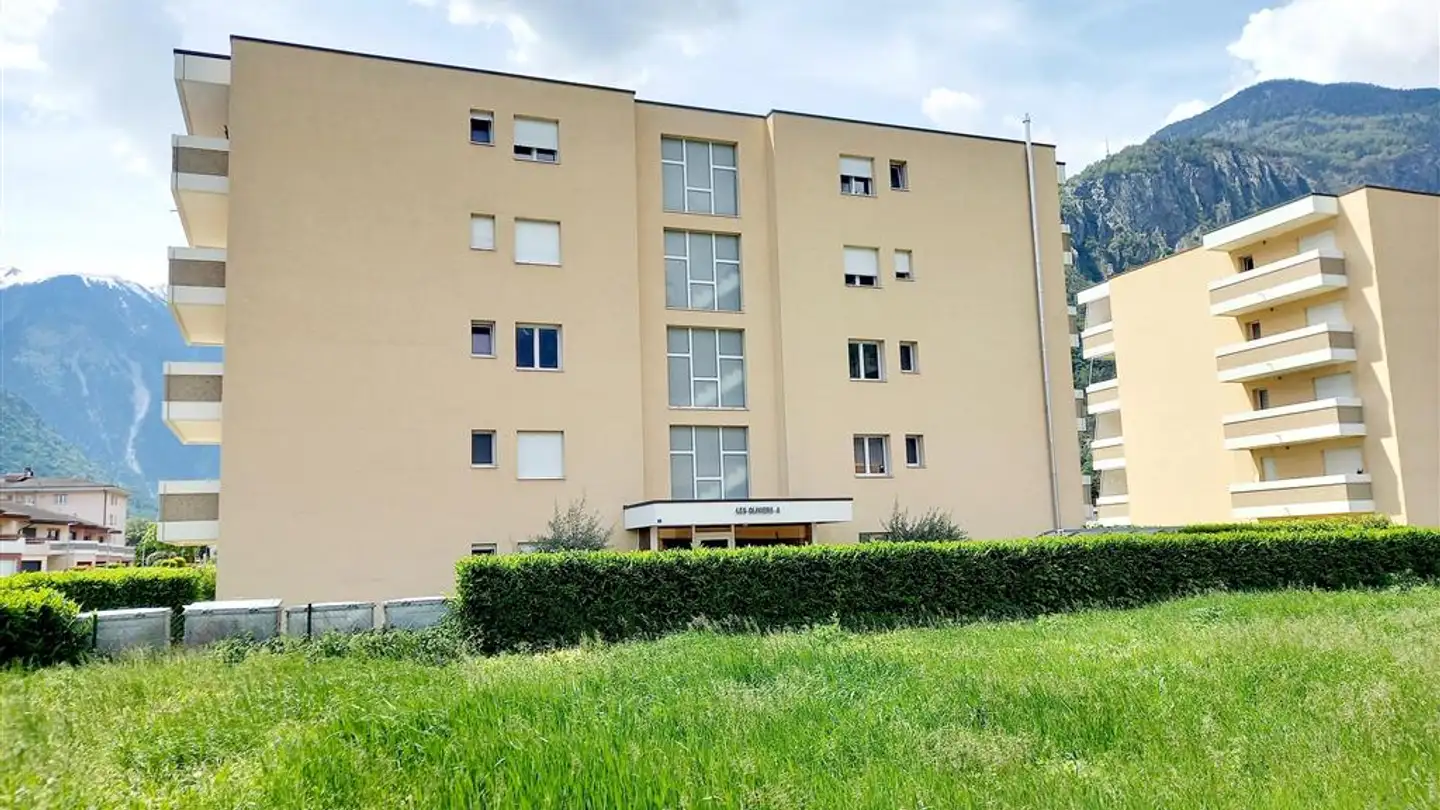 Outdoor parking space for rent - Passage Des Oliviers, 1920 Martigny - Photo 2