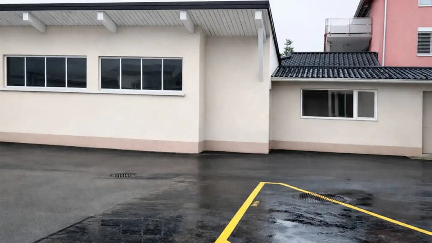 Commercial for rent - 2852 Courtételle