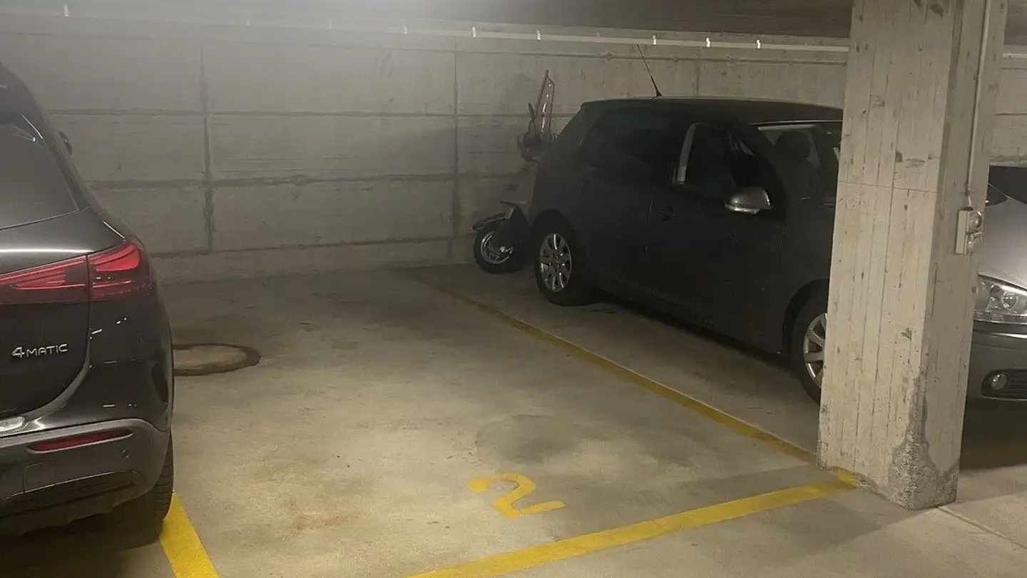 Tiefgaragenstellplatz mieten - Rietholzstrasse 32, 8125 Zollikerberg