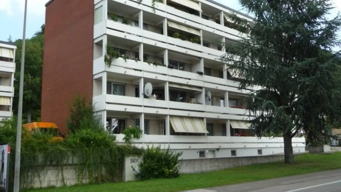 Single garage for rent - Oberer Burghaldenweg 1, 4410 Liestal