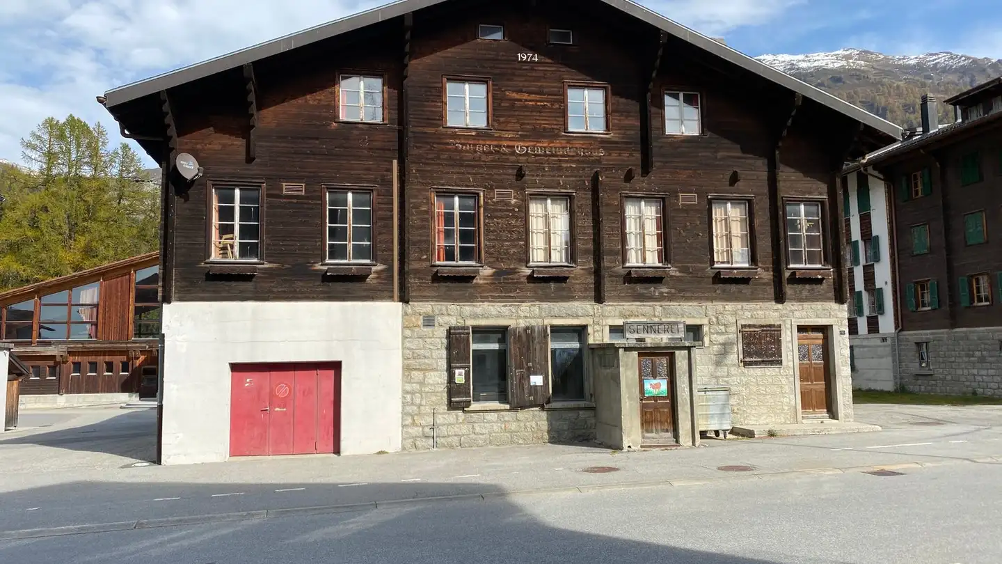 Residential building for sale - 3999 Oberwald