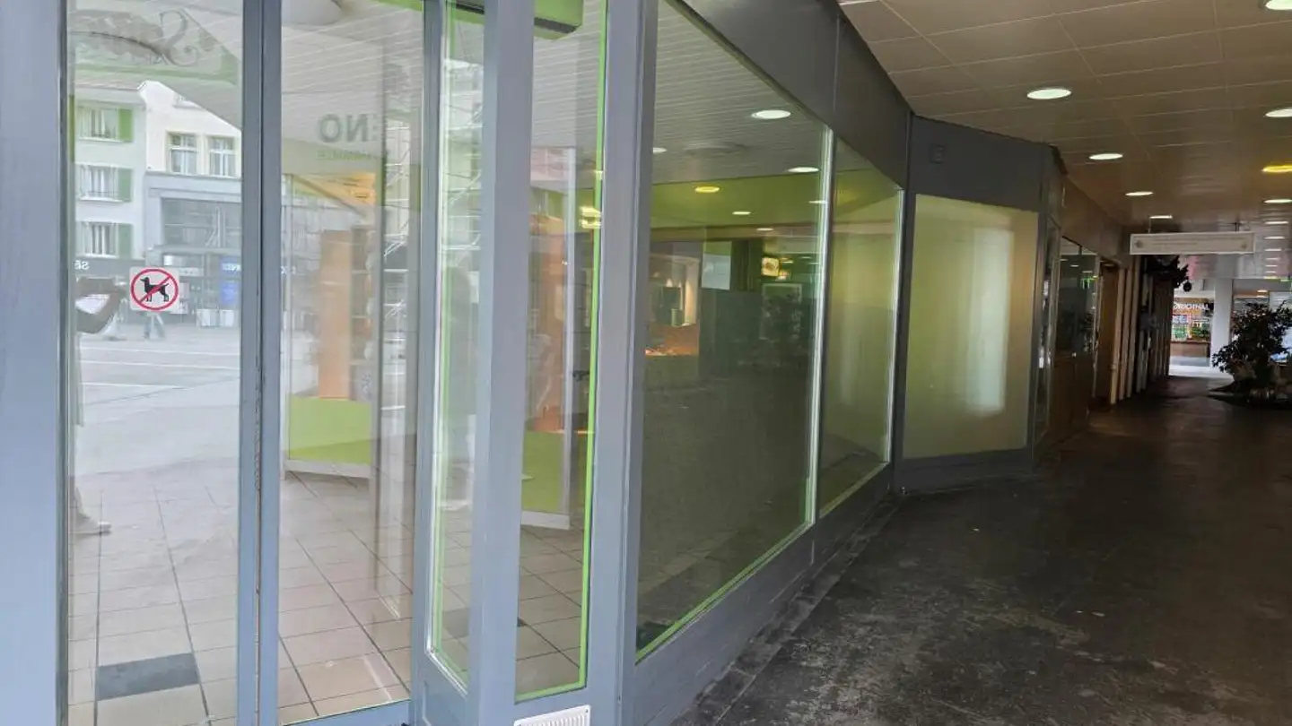 Magasin à louer - Rue Du Général-Dufour / General-Dufour-Strasse 4, 2502 Biel/Bienne - Photo 2