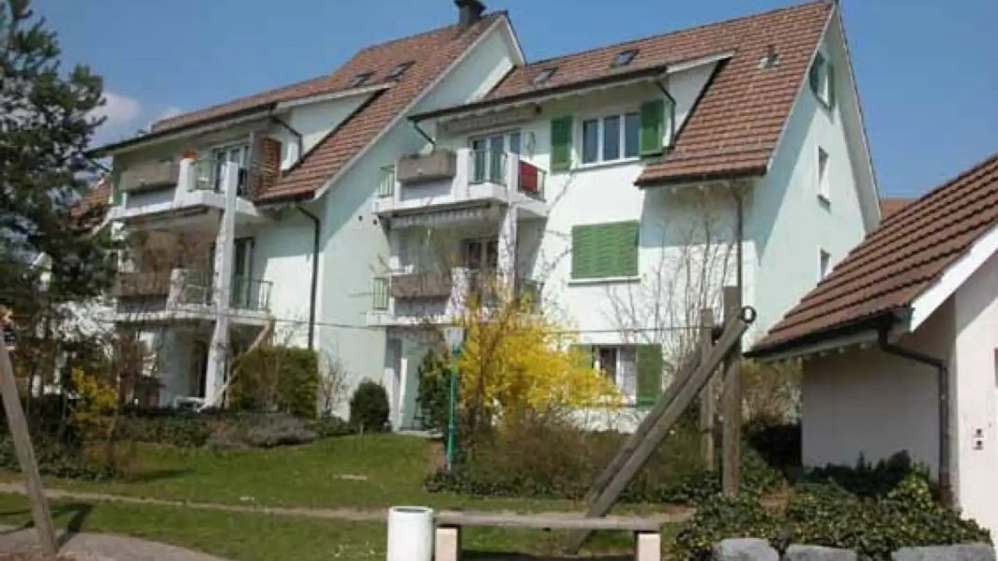 Outdoor parking space for rent - Bahnhofstrasse 32a, 8360 Eschlikon TG - Photo 3