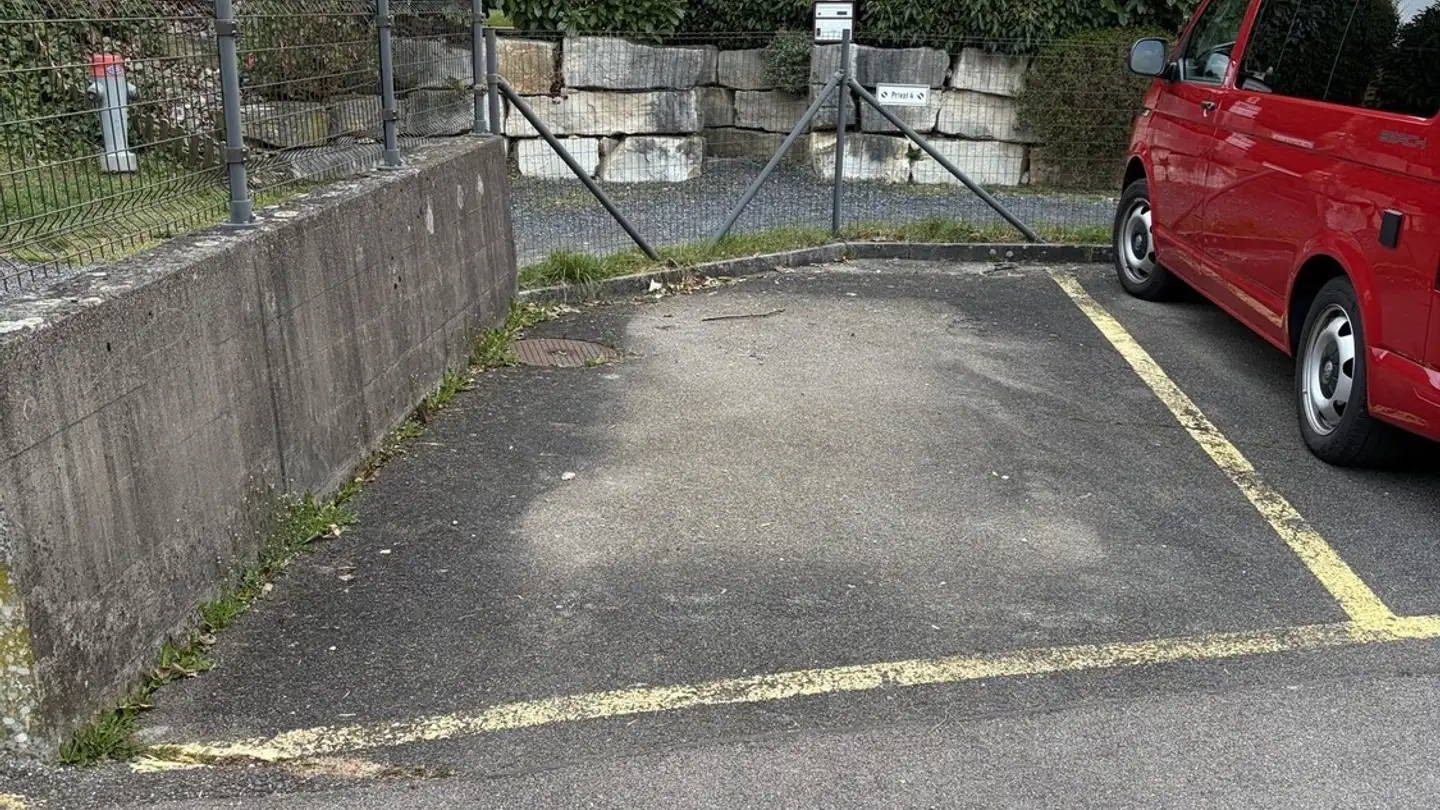 Outdoor parking space for rent - Turicaphonstrasse 29, 8616 Riedikon