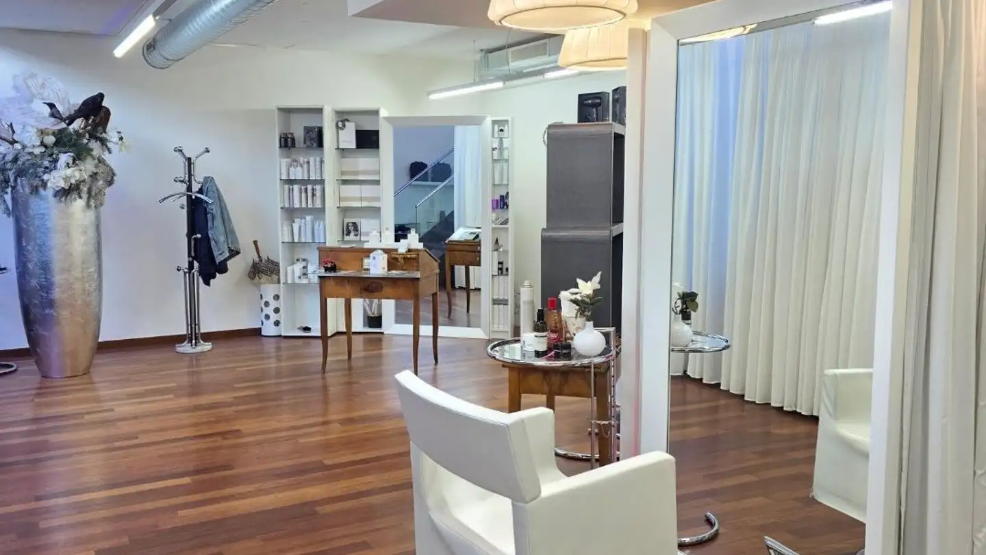 Hairdresser for rent - 9500 Wil SG - Photo 2