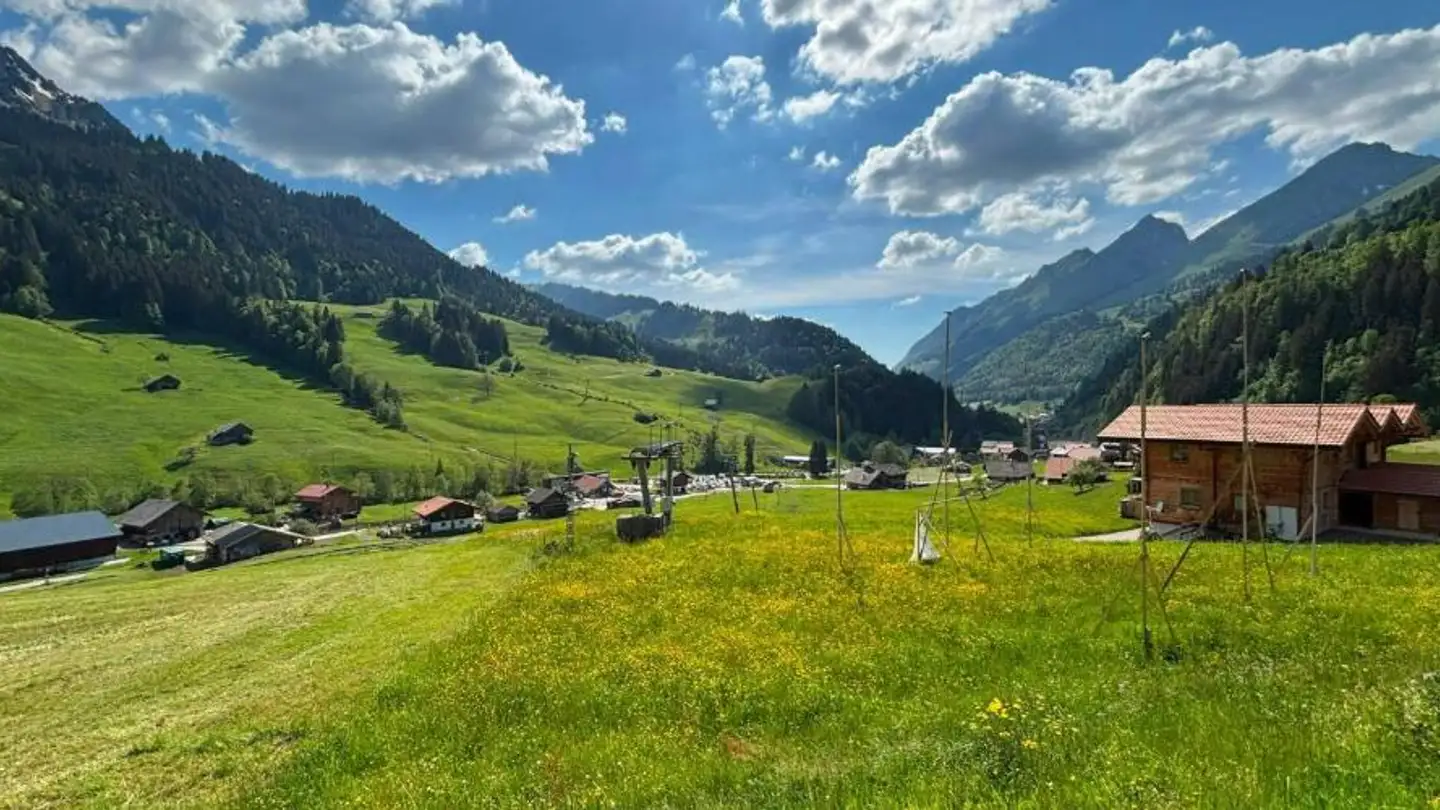 Constructible plot for sale - 1656 Jaun