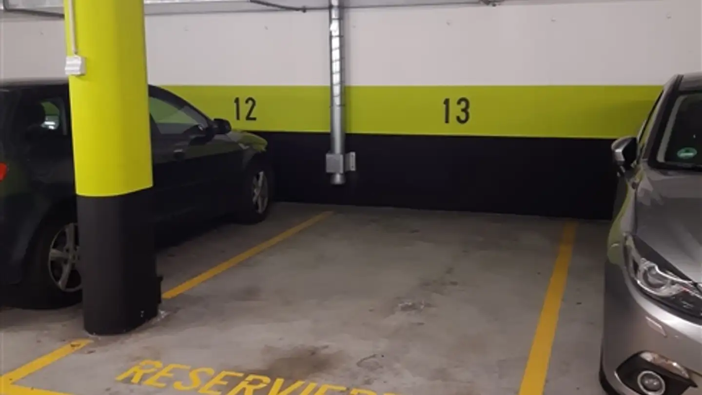 Überdachter Motorradparkplatz mieten - 8048 Zürich - Foto 3