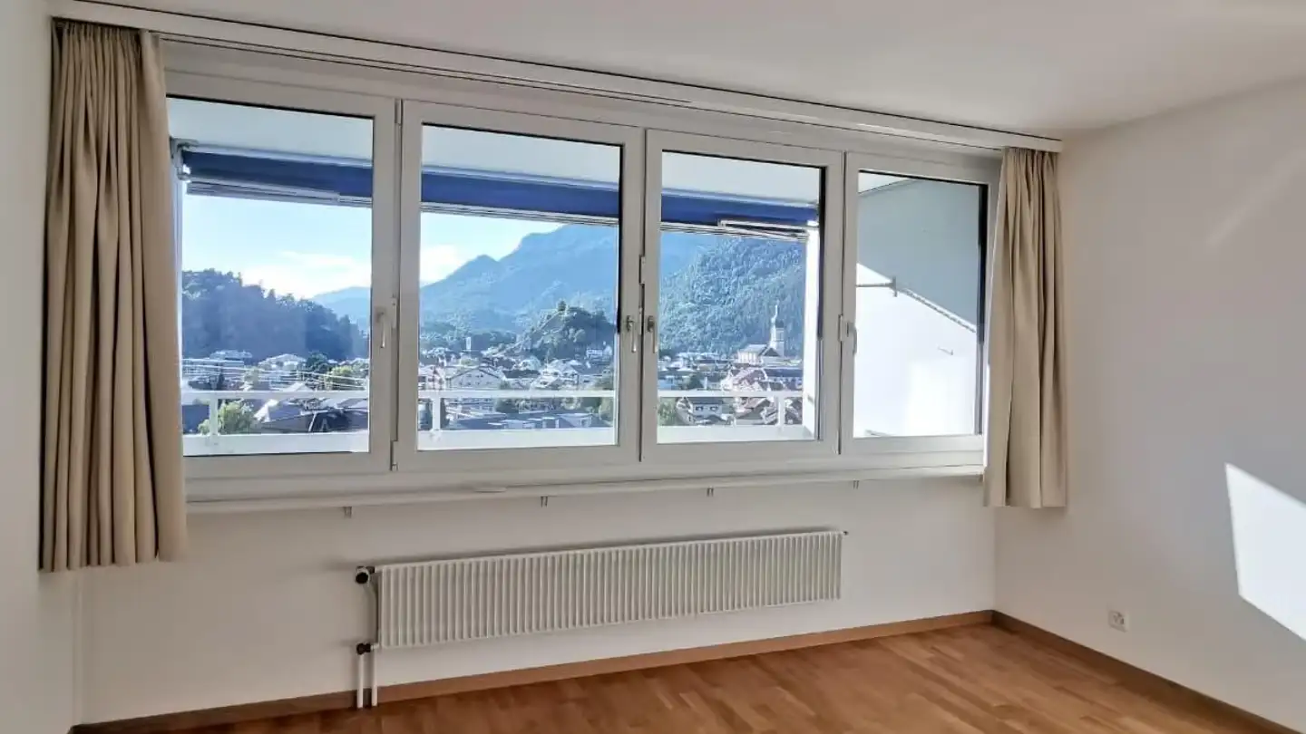 Attique à louer - Via Calundis 19a, 7013 Domat/Ems - Photo 3