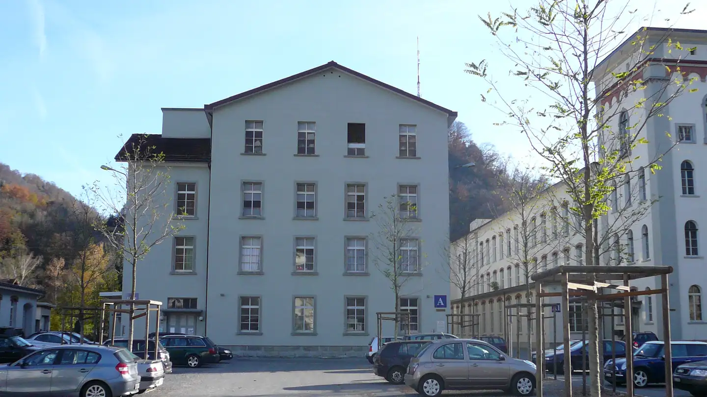 Commercial à louer - Turbinenweg 2, 8866 Ziegelbrücke