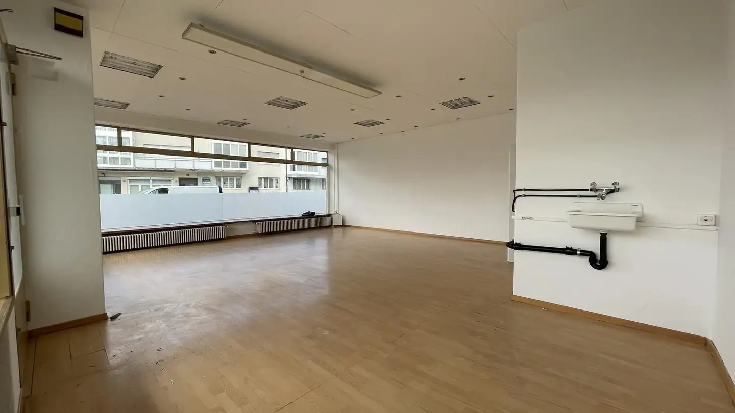 Commercial for rent - Ueberlandstrasse 18, 8051 Zürich