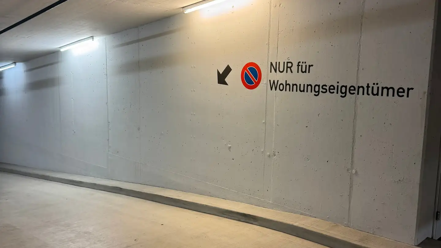 Place de parking souterraine à louer - Grafenaustrasse 9, 6300 Zug - Photo 2