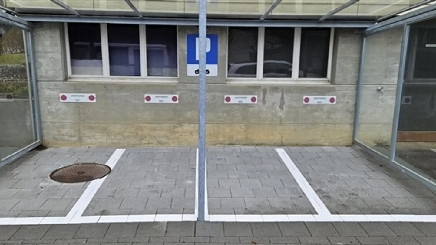 Indoor motorbike parking space for rent - Brachmattstrasse 17, 2555 Brügg BE