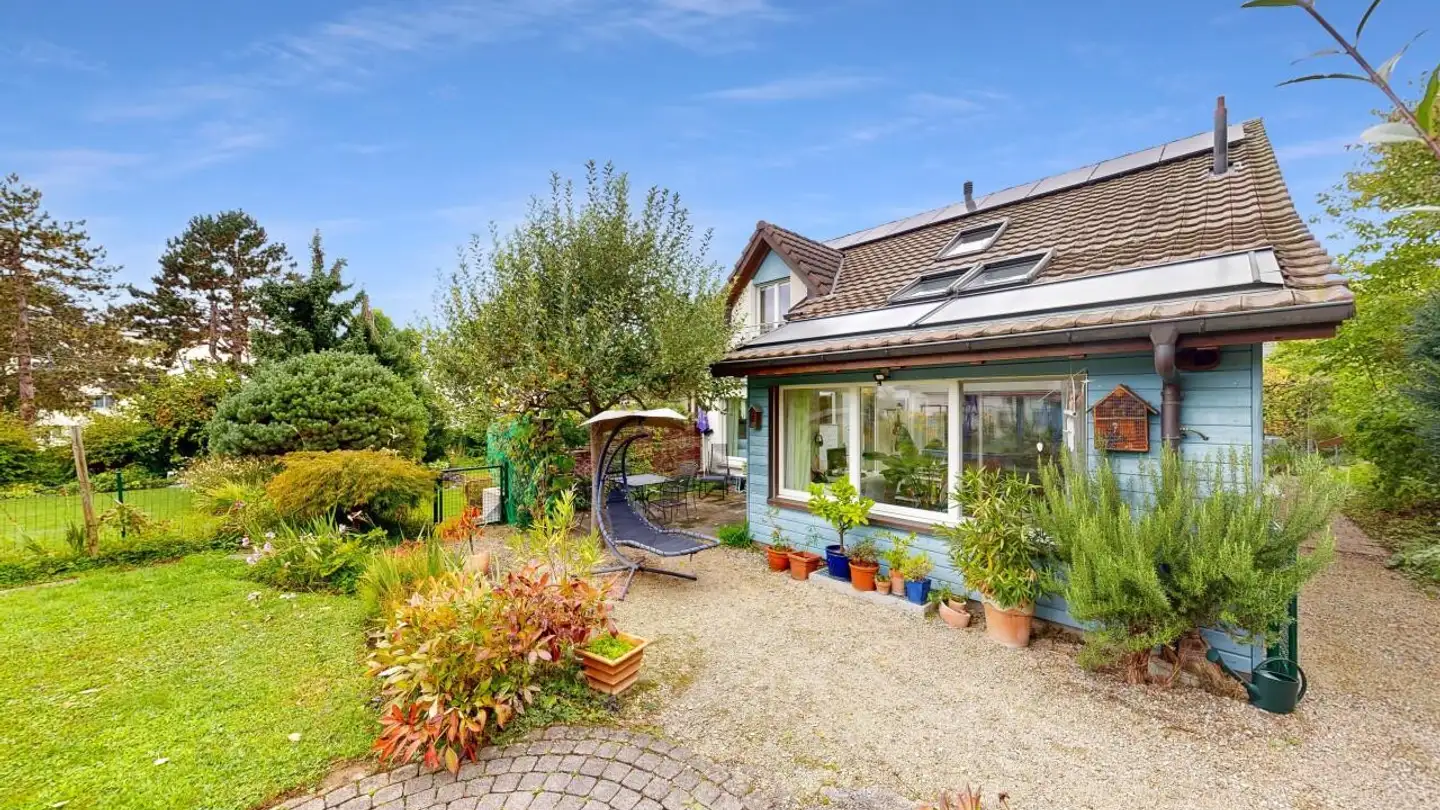 Semi-detached house for sale - 8405 Winterthur