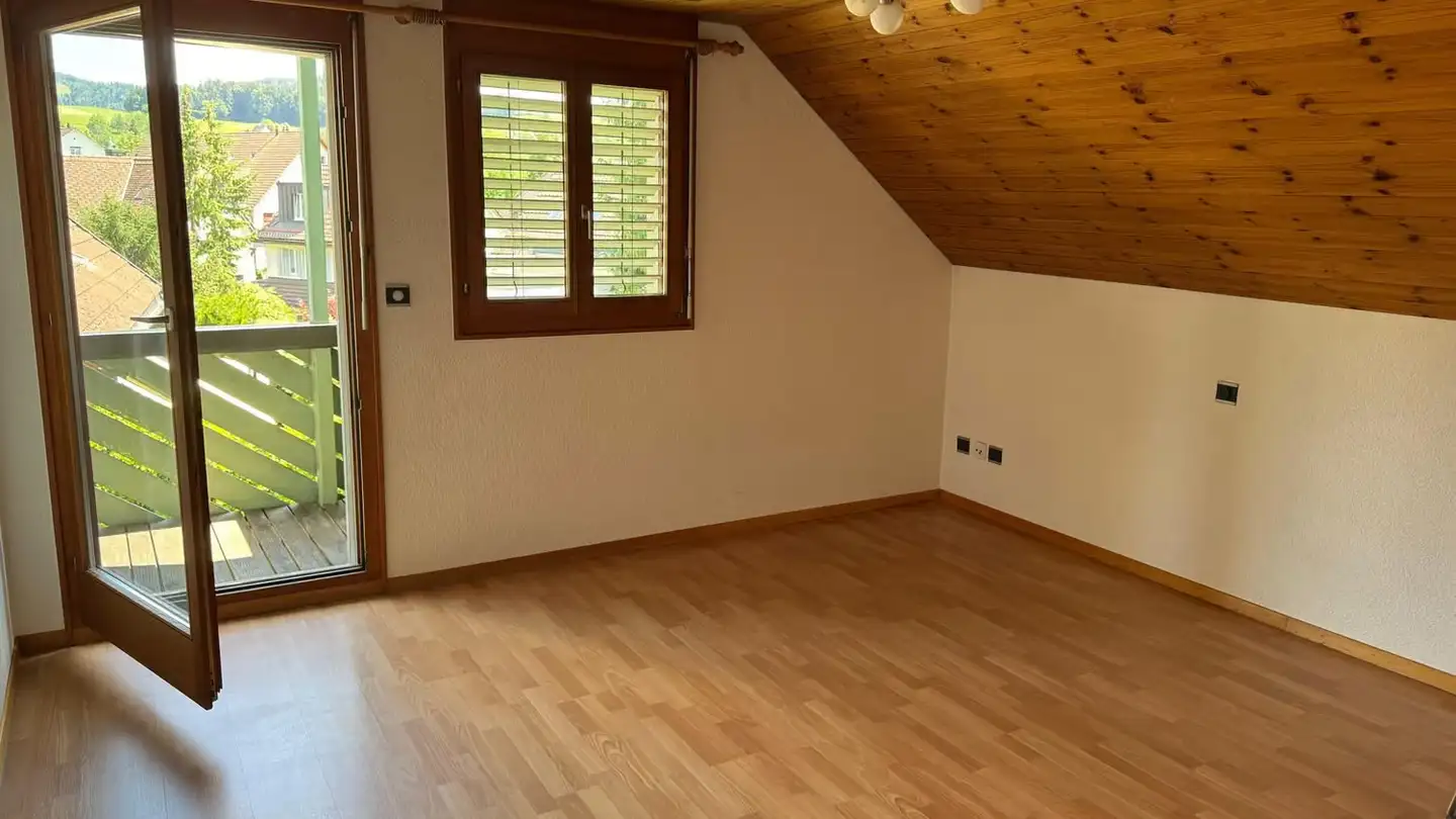 Attique à louer - Pfarrhausstrasse 9, 8344 Bäretswil - Photo 3