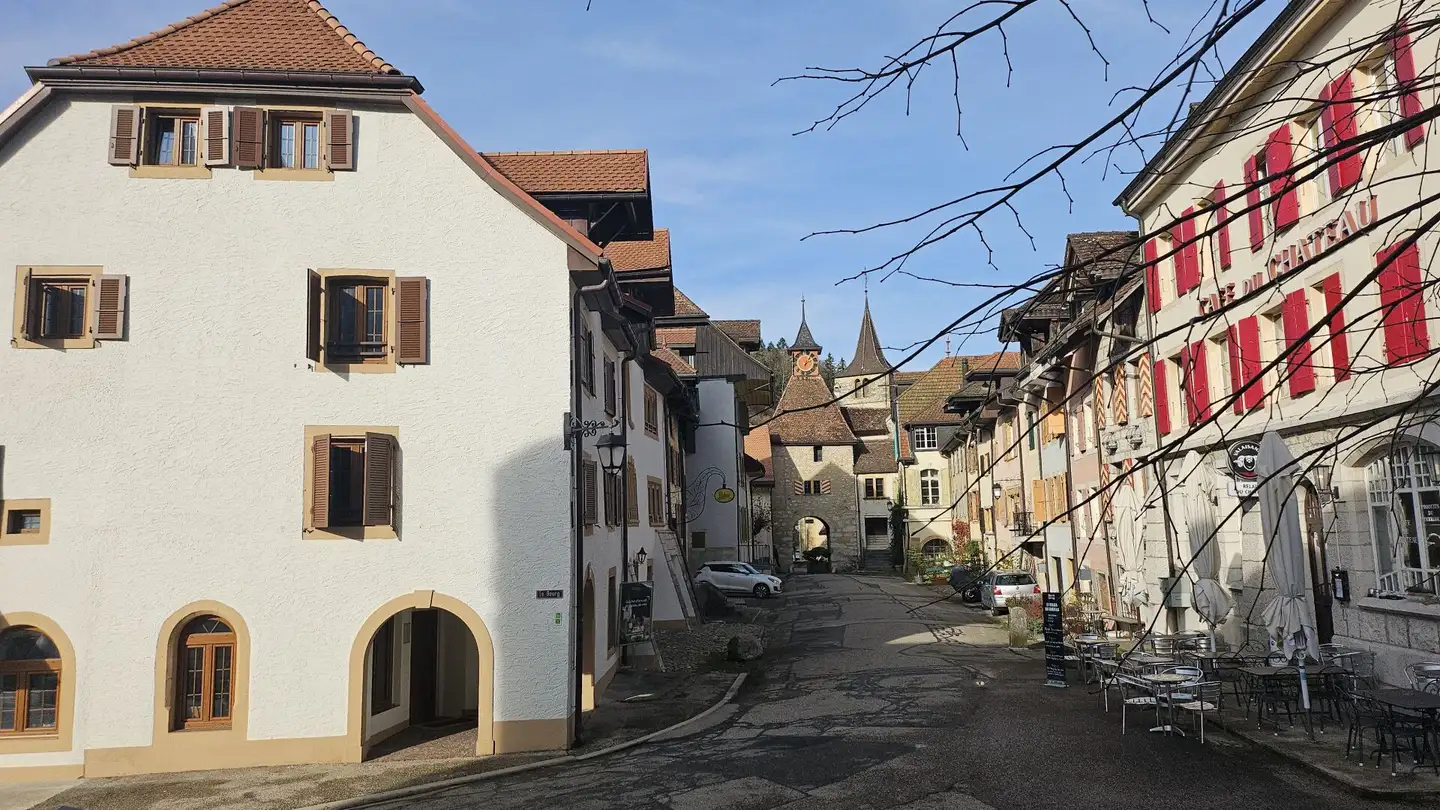 Appartement à louer - Le Bourg 11, 2042 Valangin