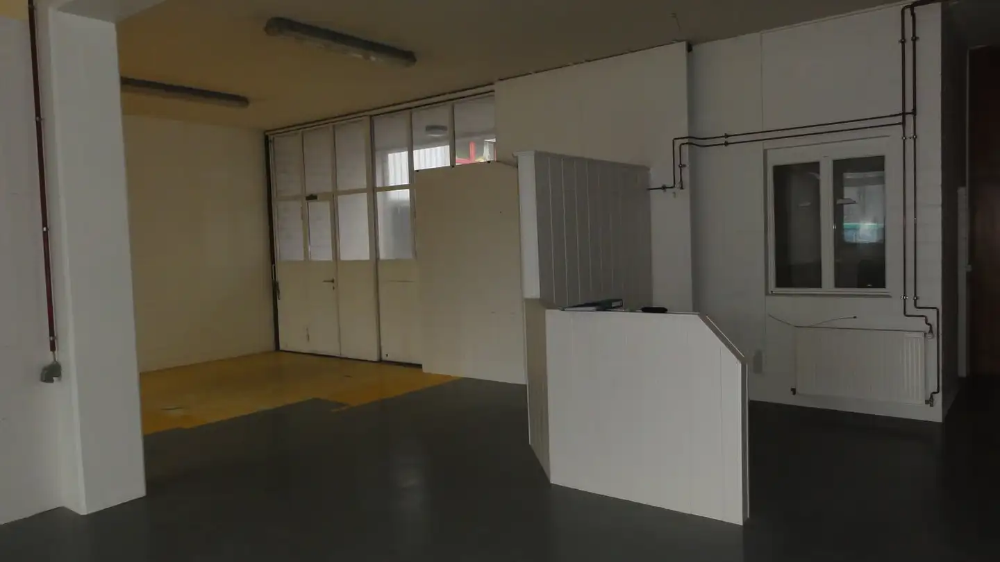 Grand magasin à louer - Sternenhofstrasse 11a, 4153 Reinach BL - Photo 2