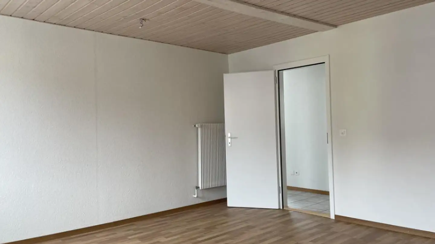 Apartment for rent - Rue Du Collège 27, 2300 La Chaux-de-Fonds - Photo 3