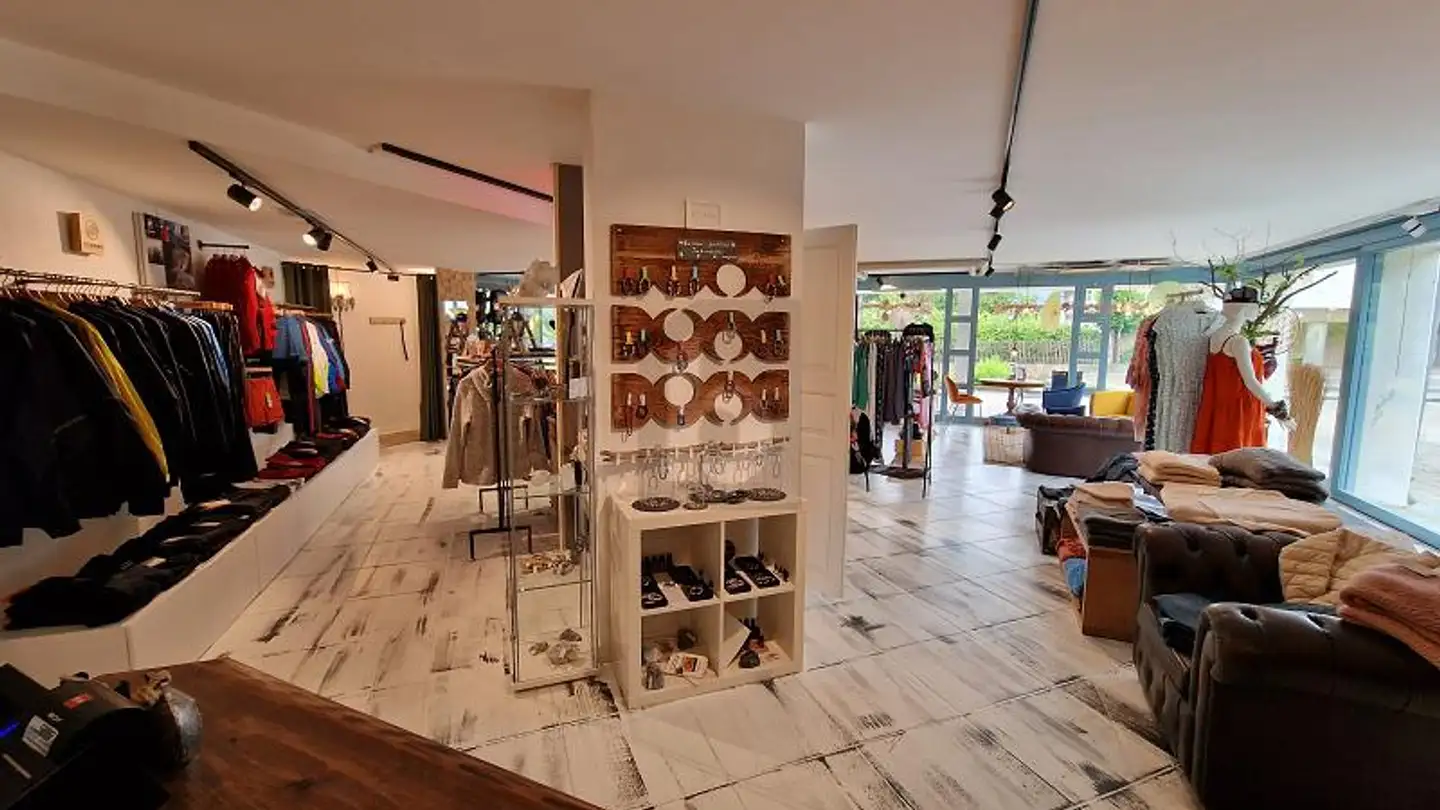 Geschäft kaufen - 7018 Flims Waldhaus
