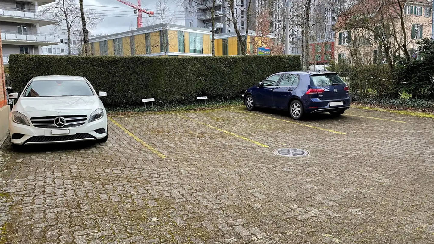 Place de parking extérieure à louer - Brunngasse 26, 8400 Winterthur