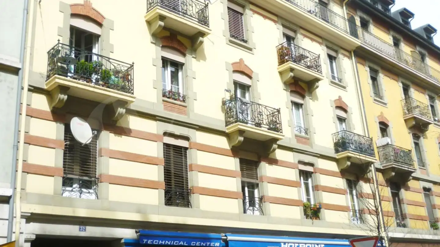 Arcade à louer - Rue De-Monthoux 32, 1201 Genève