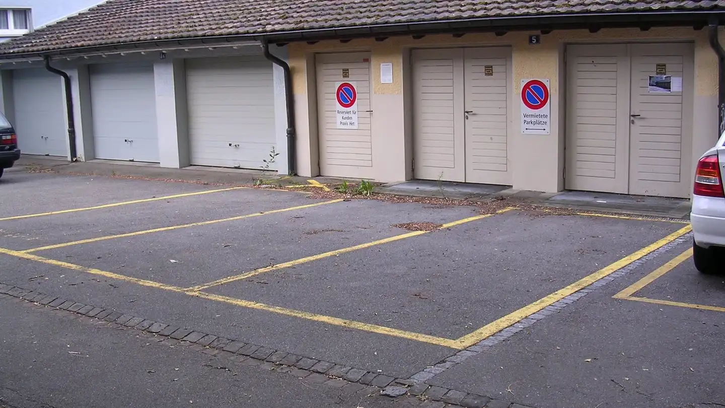 Outdoor parking space for rent - Neumattweg 5, 3097 Liebefeld