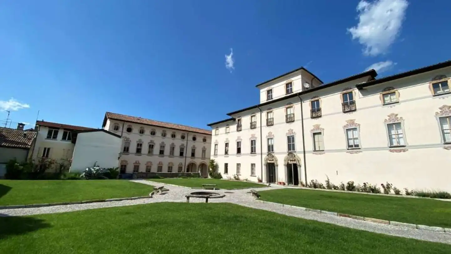 Office space for rent - 6825 Capolago