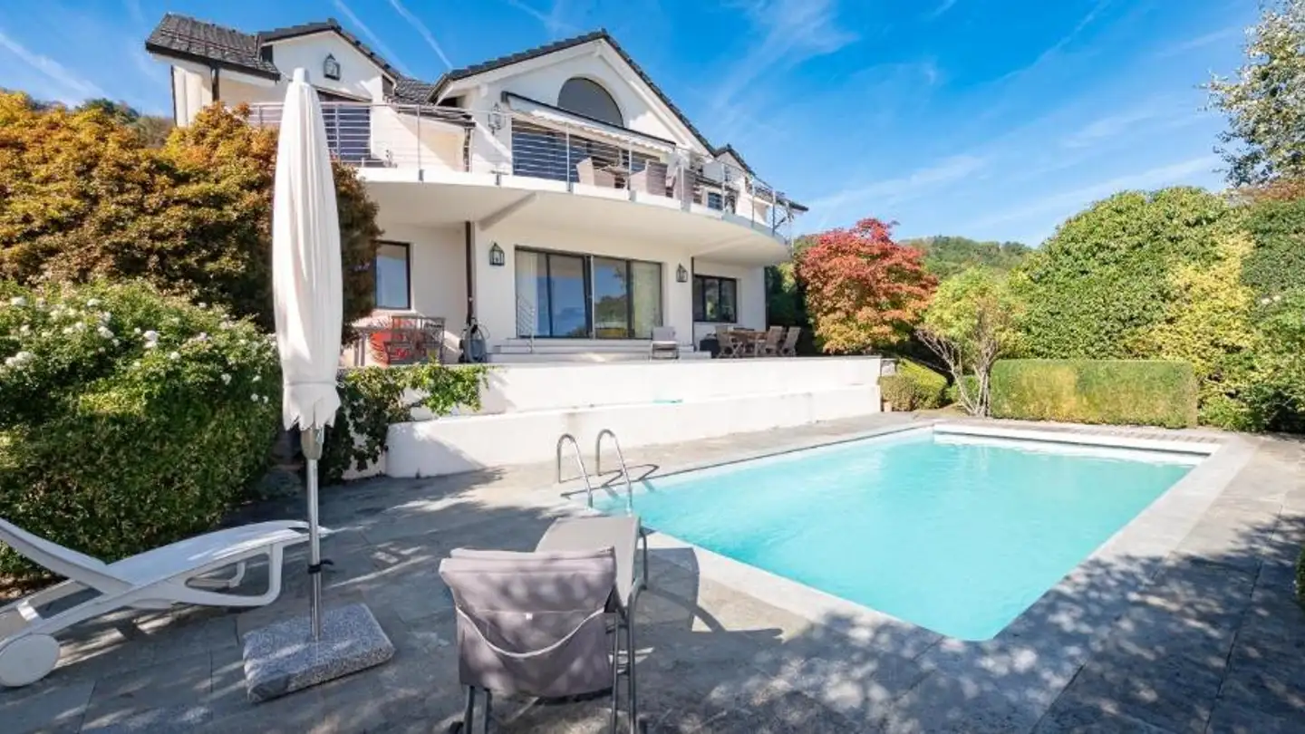 Single house for sale - 1185 Mont-sur-Rolle