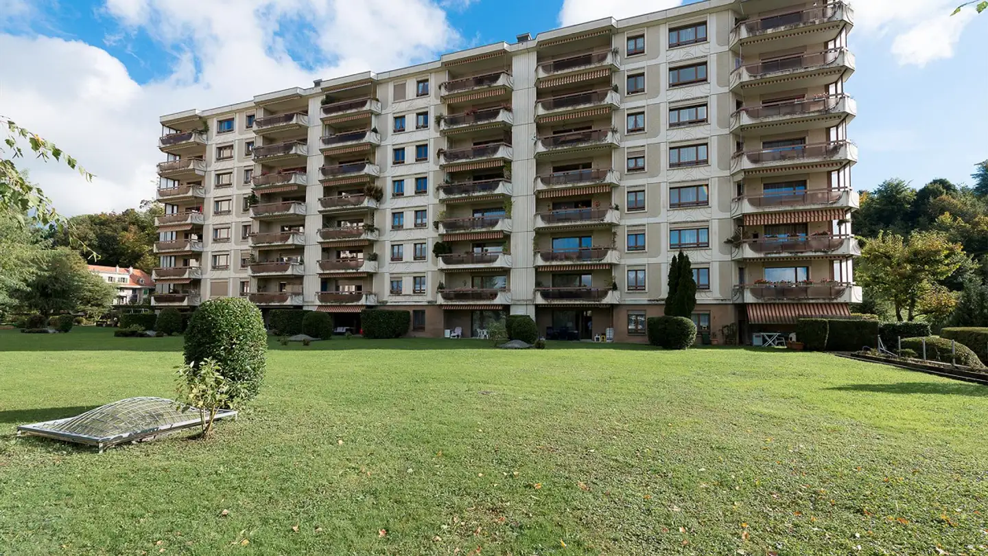 Covered parking space for rent - Chemin De Pierrefleur 64, 1004 Lausanne - Photo 2