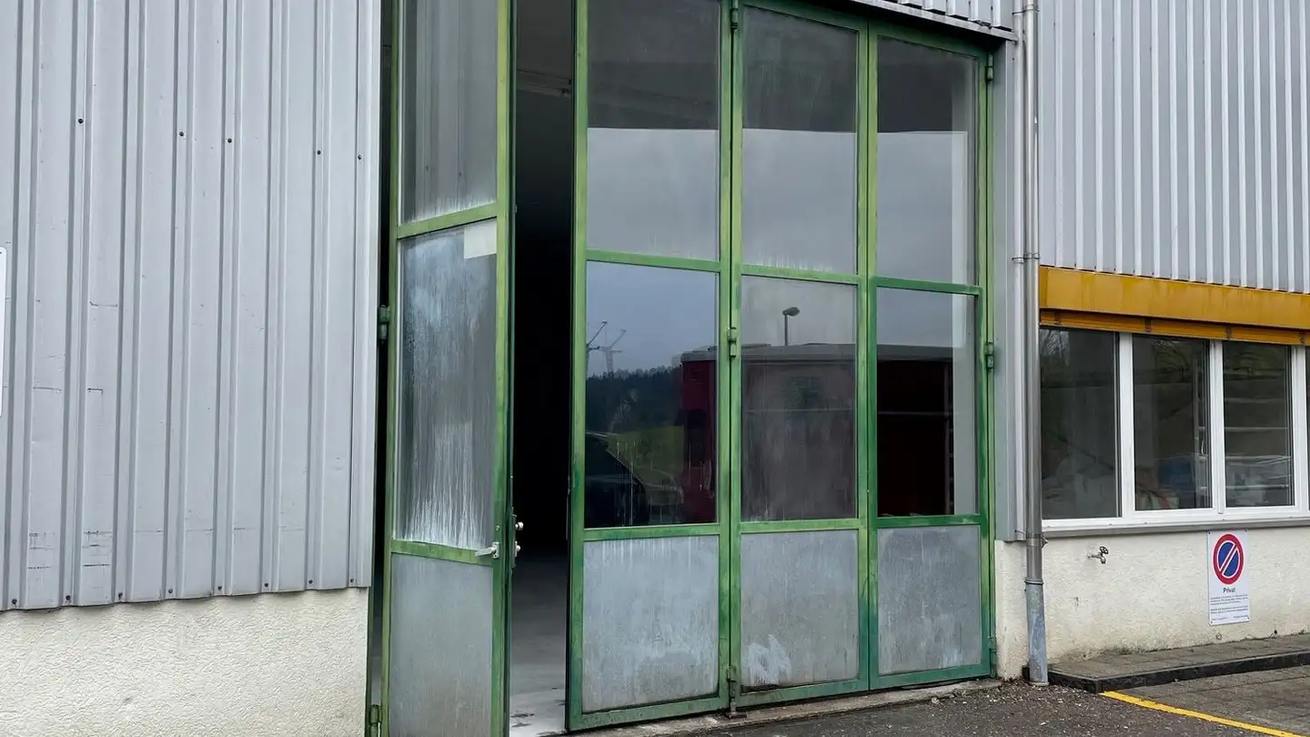 Industrial property for rent - 8732 Neuhaus SG