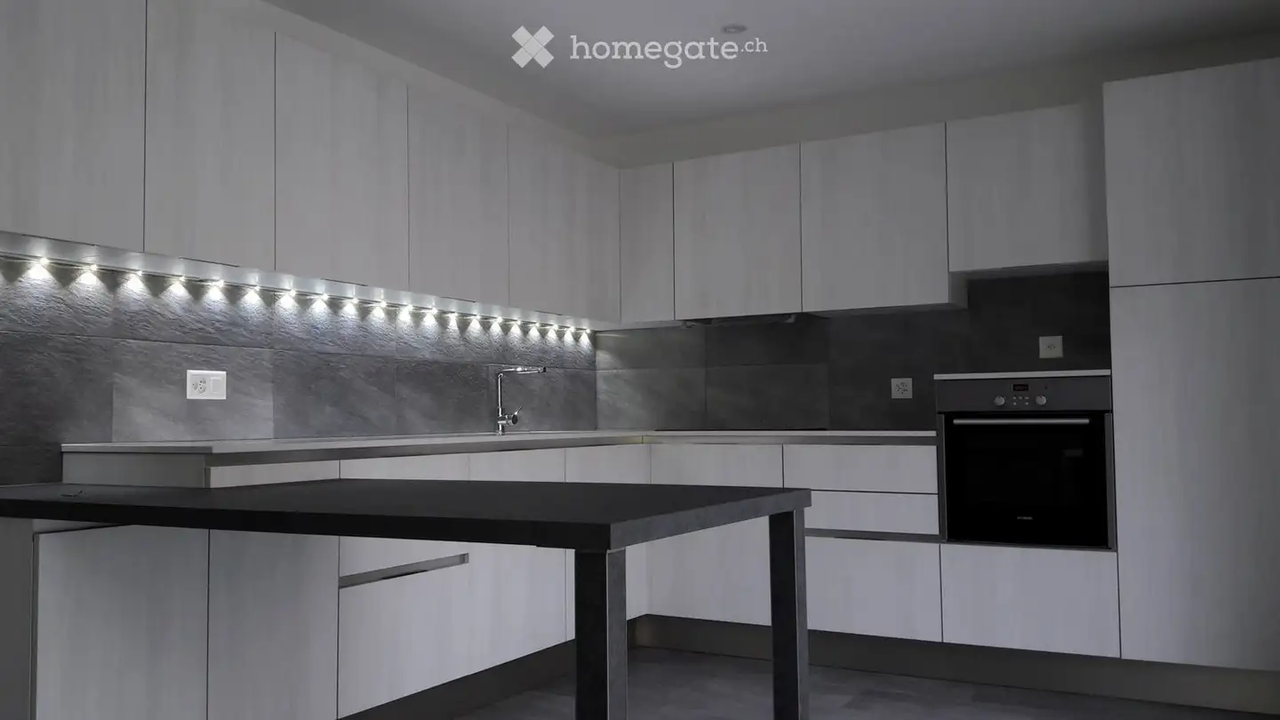 Appartement à louer - 6532 Castione
