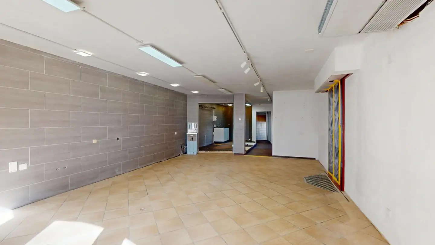 Edificio ad uso misto in affitto - Hauptstrasse 76, 4450 Sissach - Foto 3