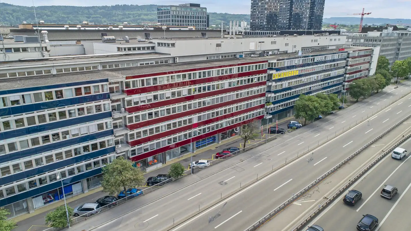 Place de parking souterraine à louer - Herostrasse 9, 8048 Zürich