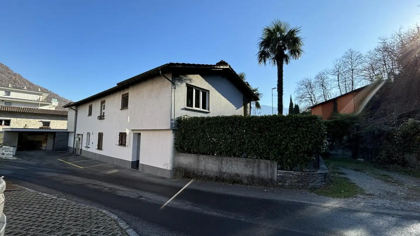 Möblierte Wohnung kaufen - 6616 Losone