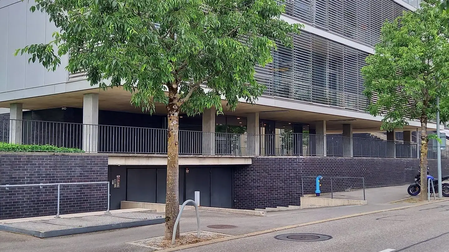 Place de parking souterraine à vendre - Avenue Des Alpes 130, 1820 Montreux