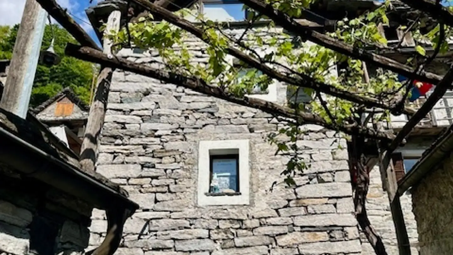 Haus kaufen - Corippo, 6631 Corippo