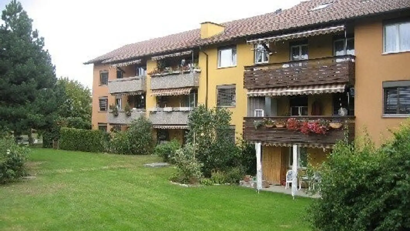 Tiefgaragenstellplatz mieten - Eichstrasse, 8107 Buchs ZH