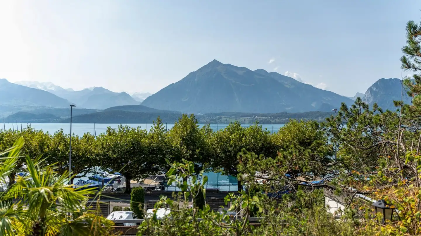 Stepped apartment for sale - Staatsstrasse 49, 3653 Oberhofen am Thunersee