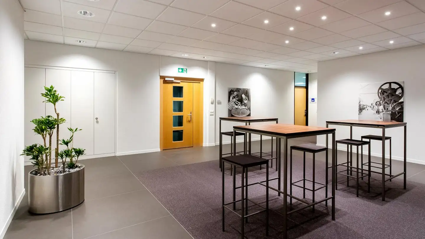 Office space for rent - Hinterbergstrasse 24, 6312 Steinhausen - Photo 2