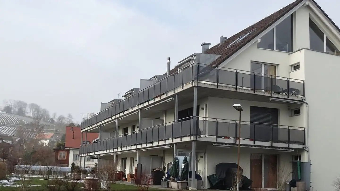 Attique à louer - Bafert 1, 3235 Erlach