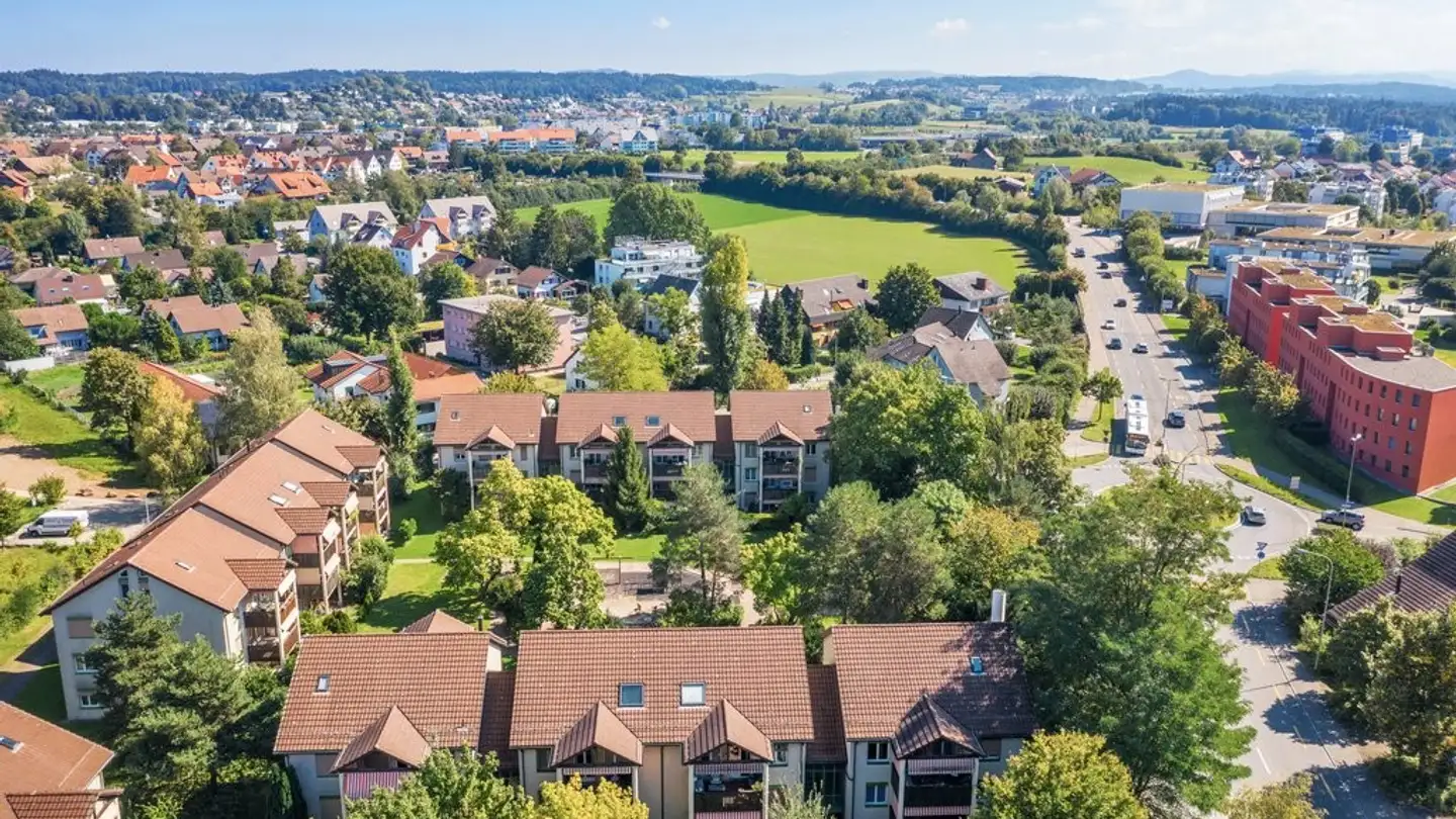 Parkplatz im Freien mieten - Pappelweg 1, 8604 Volketswil