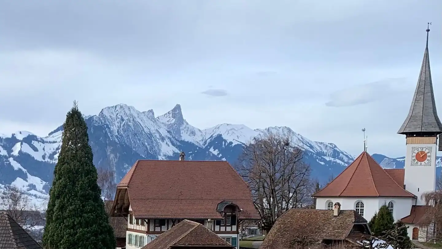 Attique à louer - Dorfstrasse 1, 3655 Sigriswil - Photo 4