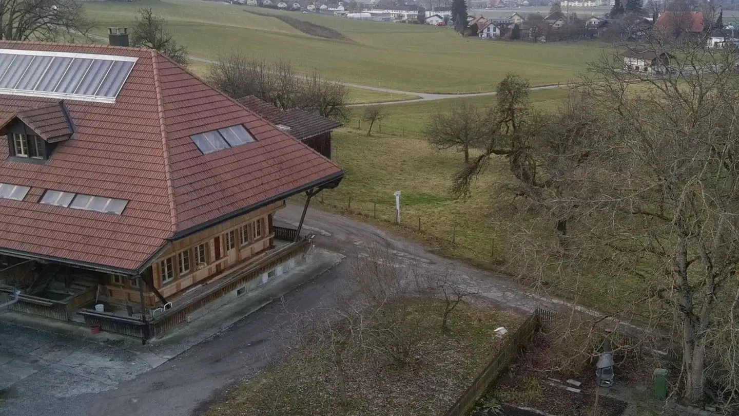 Dachgeschosswohnung mieten - 3325 Hettiswil b. Hindelbank - Foto 2